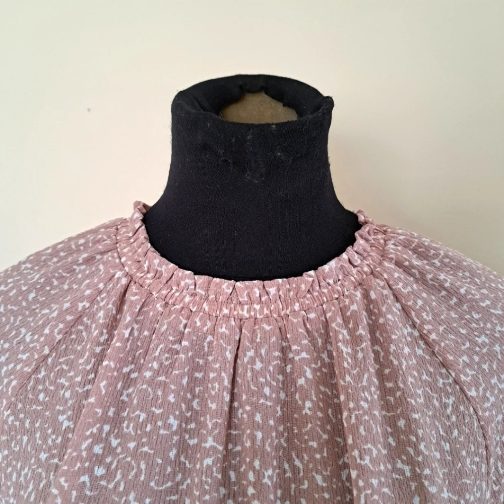 Reitmans Short Sleeve Blouse XL Dusty Pink and White Print Gathered Crew Neck - Picture 6 of 15